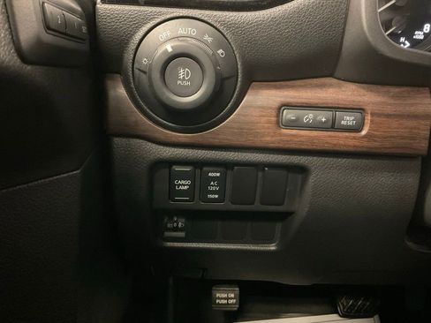 Used 2023 Nissan Titan Platinum Reserve image 12