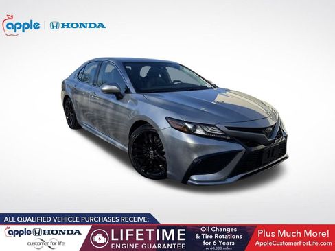 Used 2023 Toyota Camry XSE image 3
