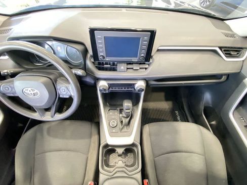 Used 2021 Toyota RAV4 LE AWD/4WD image 23