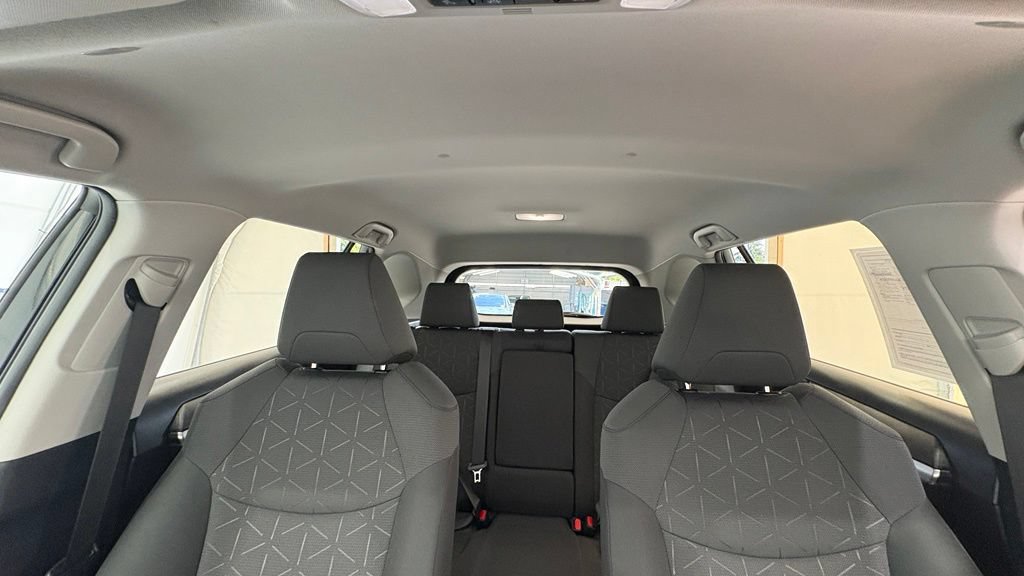Used 2024 Toyota RAV4 XLE FWD image 30