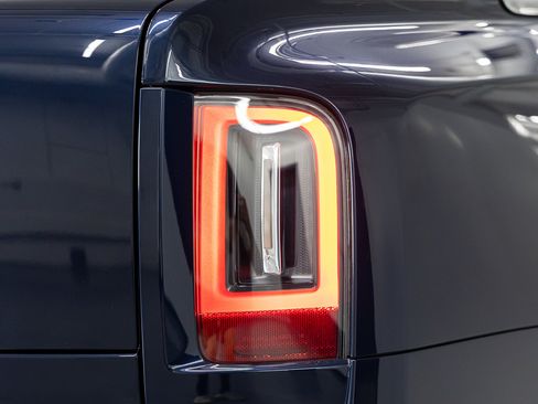 Certified 2025 Rolls-Royce Cullinan AWD/4WD image 22