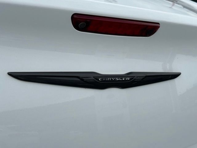 Used 2022 Chrysler 300 Touring L w/ Popular Equipment Group AWD/4WD image 31