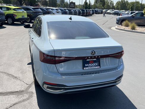 Used 2026 Volkswagen Jetta SEL FWD image 10