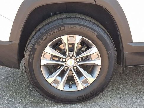 Used 2025 Chevrolet Equinox LT AWD/4WD image 26