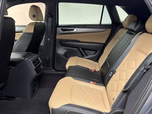 Used 2024 Volkswagen Atlas Cross Sport SE FWD image 16