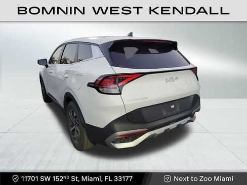 Used 2024 Kia Sportage EX image 3