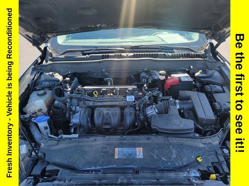 Used 2015 Ford Fusion SE w/ Equipment Group 201A FWD image 17