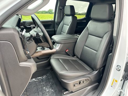 Used 2023 Chevrolet Silverado 1500 LT Trail Boss w/ Convenience Package II image 11