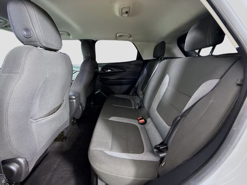 Used 2023 Chevrolet TrailBlazer LS FWD image 25
