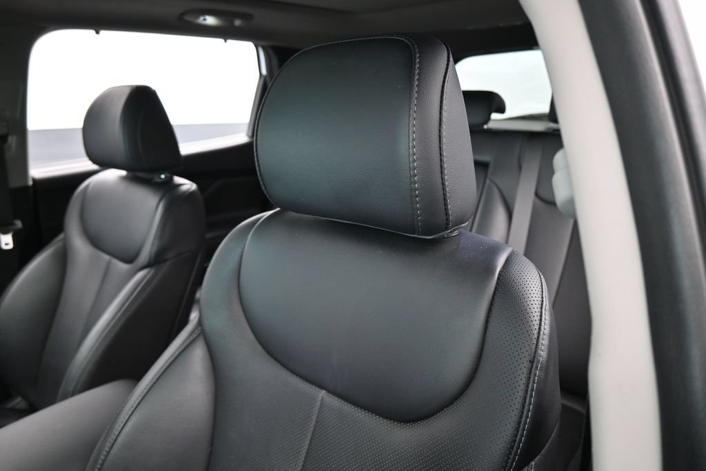 Used 2023 Hyundai Santa Fe SEL w/ Premium Package FWD image 18