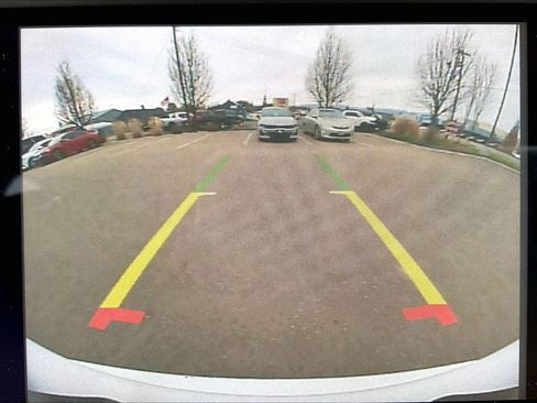 Used 2020 Chrysler Pacifica Touring image 13