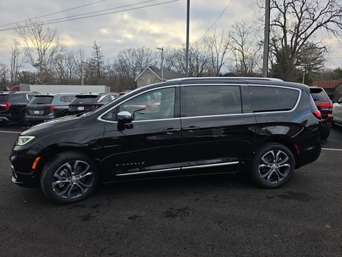 New 2026 Chrysler Pacifica Pinnacle image 20