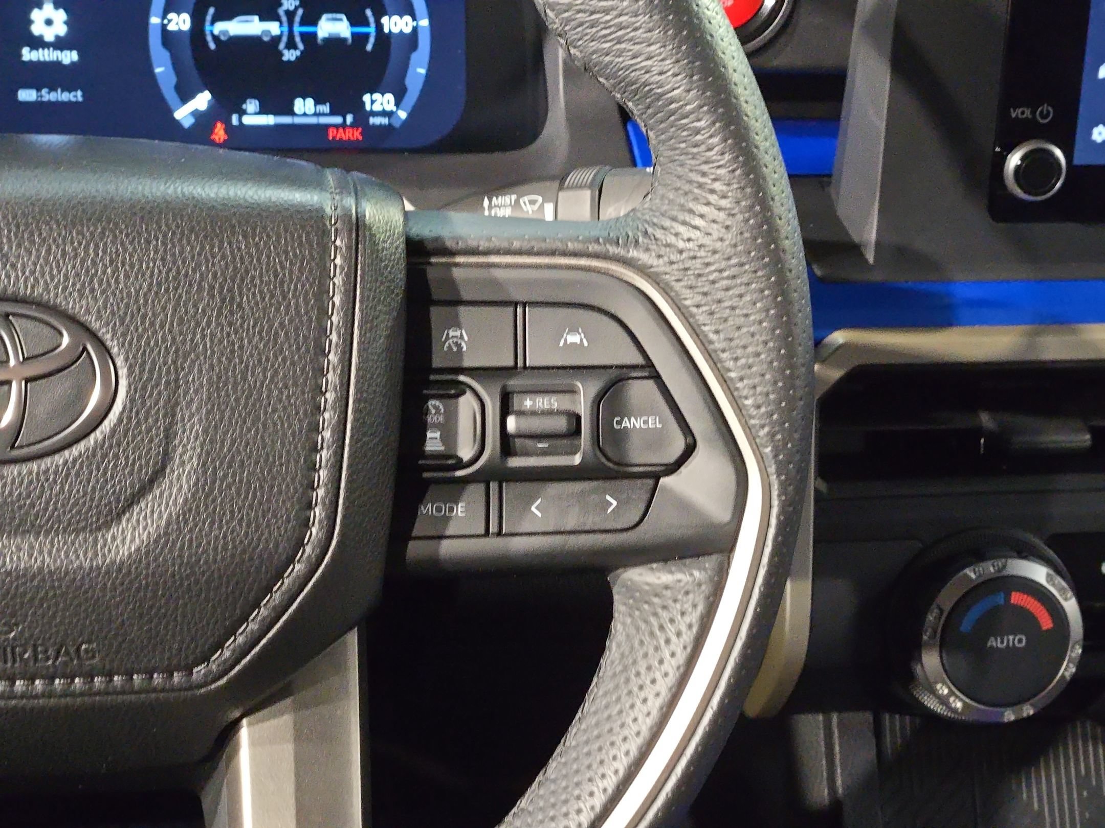 Certified 2025 Toyota Tacoma TRD Off-Road AWD/4WD image 28