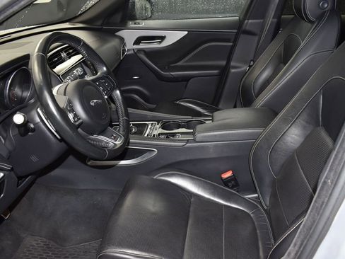 Used 2017 Jaguar F-PACE S image 12