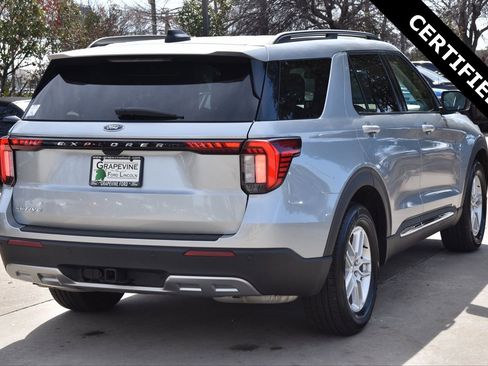 Certified 2025 Ford Explorer Active w/ Active Comfort Package image 8