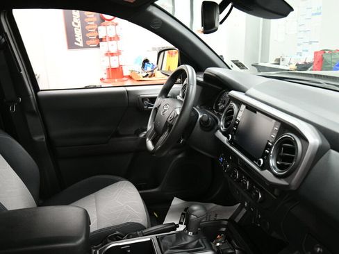 Certified 2023 Toyota Tacoma TRD Sport AWD/4WD image 28