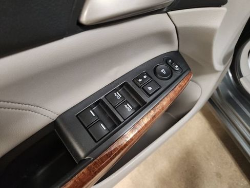 Used 2011 Honda Accord EX-L image 21