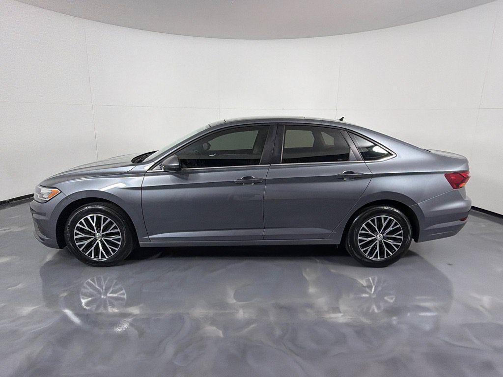 Used 2019 Volkswagen Jetta SE w/ Cold Weather Package FWD image 8