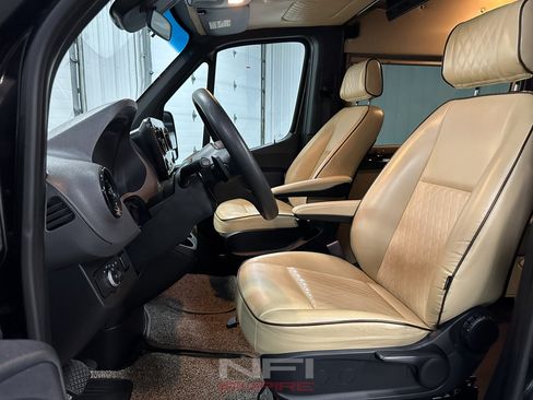 Used 2020 Mercedes-Benz Sprinter 3500 image 17