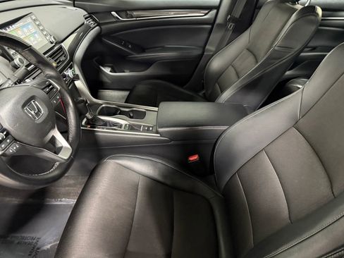 Used 2018 Honda Accord Sport image 14