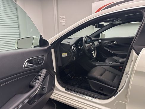 Used 2014 Mercedes-Benz CLA 250 CLA 250 image 4