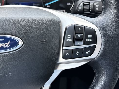 Used 2023 Ford Explorer XLT AWD/4WD image 23