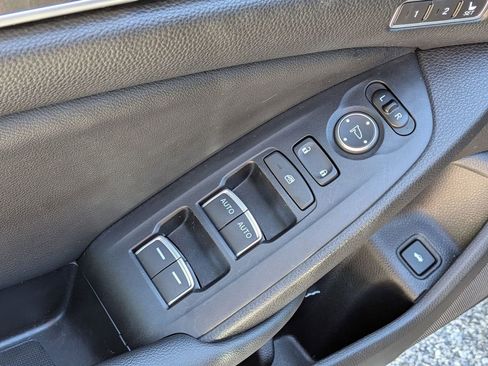Used 2021 Honda Accord EX-L image 12