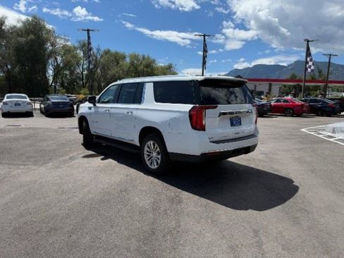 Used 2023 GMC Yukon XL SLT AWD/4WD image 17