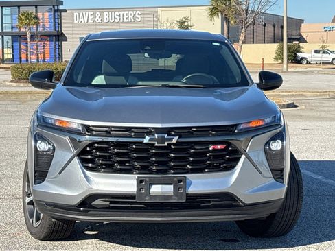 Used 2024 Chevrolet Trax RS w/ Driver Confidence Package image 2