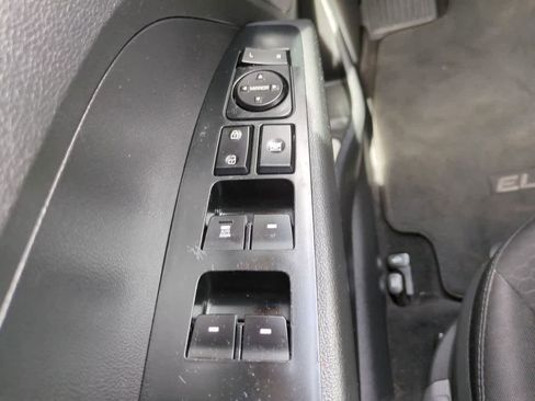 Used 2019 Hyundai Elantra SE w/ Cargo Package FWD image 21