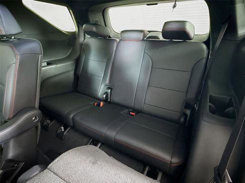 Used 2024 Chevrolet Traverse RS image 22