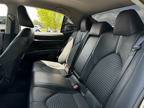 Used 2021 Toyota Camry SE w/ Convenience Package FWD image 19
