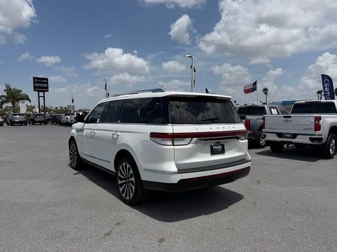 Used 2023 Lincoln Navigator Reserve AWD/4WD image 7