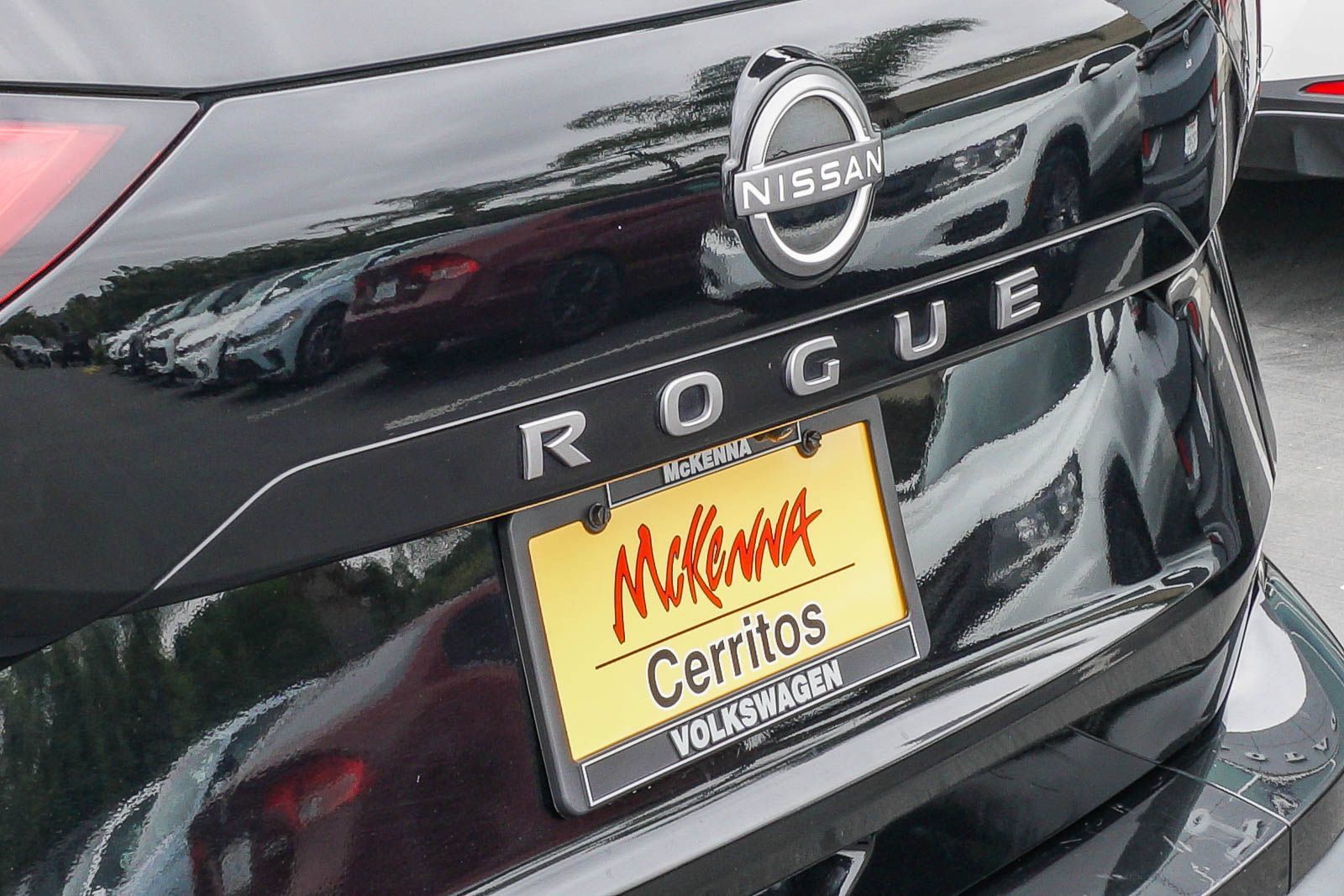 Used 2024 Nissan Rogue S FWD image 10
