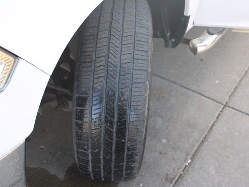 Used 2016 RAM 1500 Classic SLT image 12