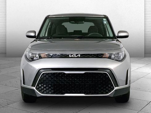Certified 2025 Kia Soul LX w/ LX Technology Package FWD image 2