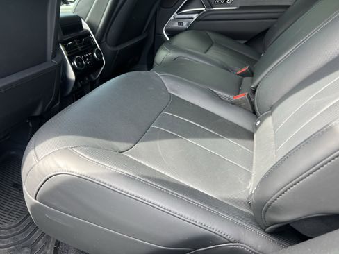 Used 2024 Land Rover Range Rover Autobiography image 28