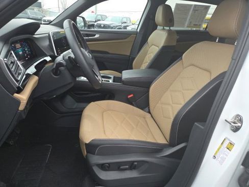 Used 2024 Volkswagen Atlas Cross Sport SE image 9