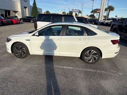 Used 2019 Volkswagen Jetta SEL Premium image 6