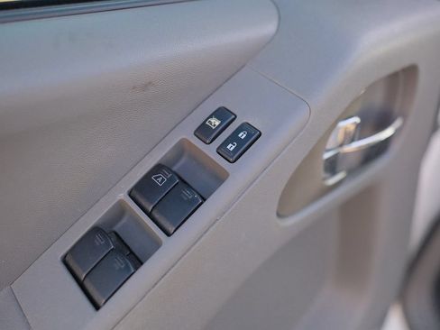Used 2017 Nissan Frontier SV RWD image 11