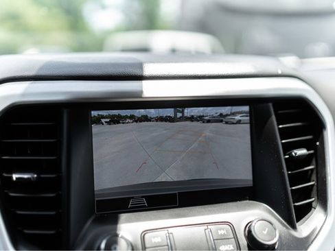 Used 2023 GMC Acadia SLE FWD image 12