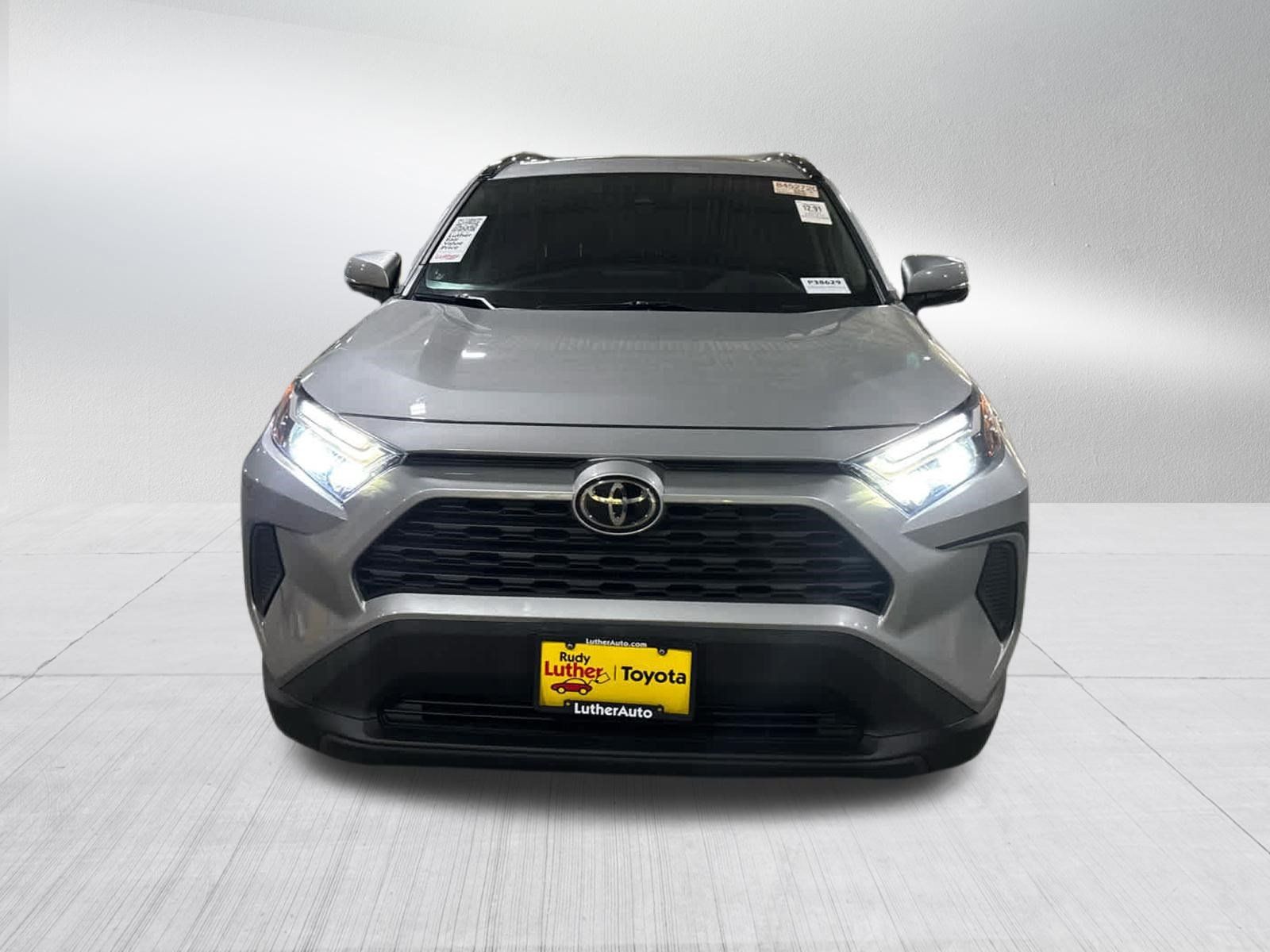Used 2022 Toyota RAV4 XLE w/ Convenience Package AWD/4WD image 2