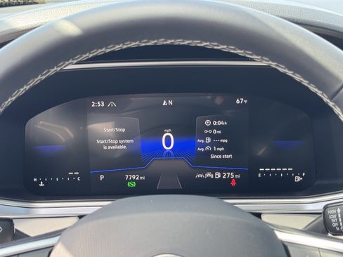 Used 2025 Volkswagen Taos SE AWD/4WD image 21