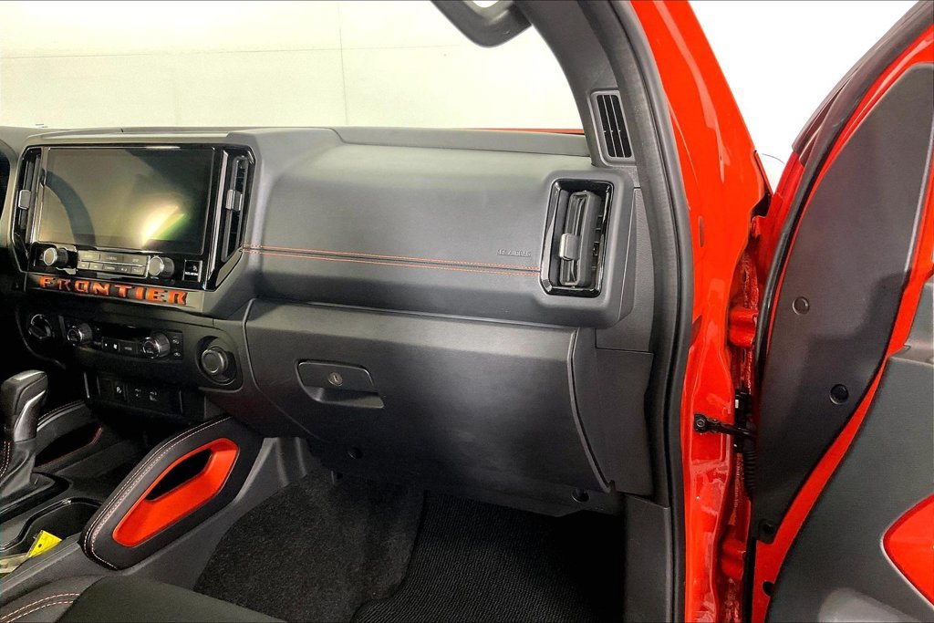 Used 2025 Nissan Frontier PRO-4X AWD/4WD image 18