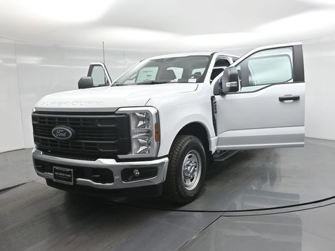 New 2026 Ford F250 XL w/ XL Chrome Package image 27