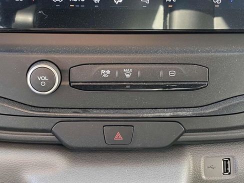 New 2023 Ford E-Transit image 17