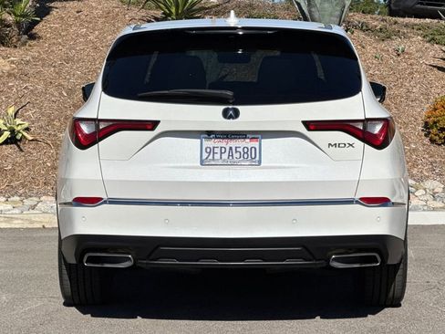 Certified 2023 Acura MDX FWD w/ Technology Package image 9
