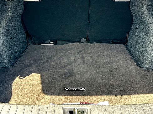 Used 2025 Nissan Versa SR FWD image 22