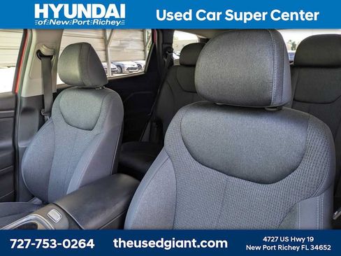 Certified 2023 Hyundai Santa Fe SEL FWD image 7