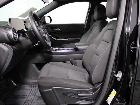 Used 2025 Chevrolet Equinox LT FWD image 9